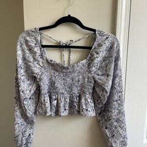 Blue and white Vestique fun Flowy sleeve crop top size XS